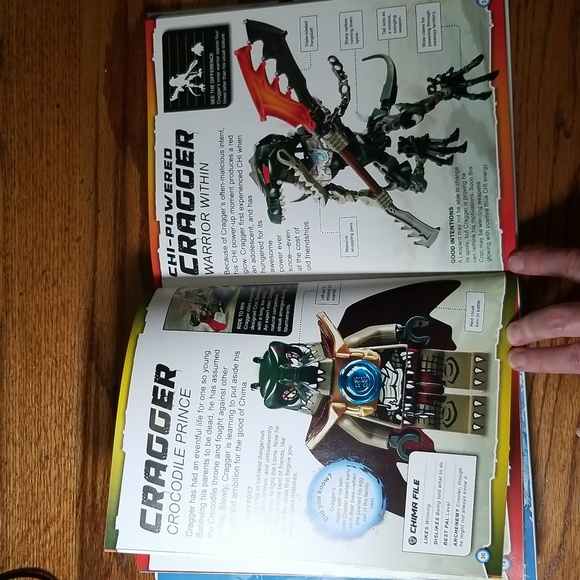Lego Chima Character Encyclopedia Book - Picture 10 of 10